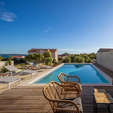 Beautiful Terakota & Oliva Villa *