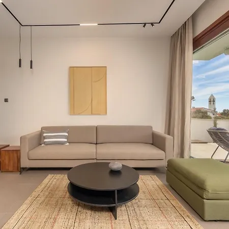 Beautiful Terakota & Oliva Villa