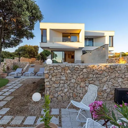 Beautiful Terakota & Oliva Villa