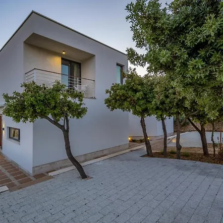 Villa Beautiful Terakota & Oliva *